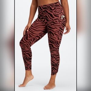 Fabletics Oasis PureLux High-Waisted Twist 7/8 Legging
